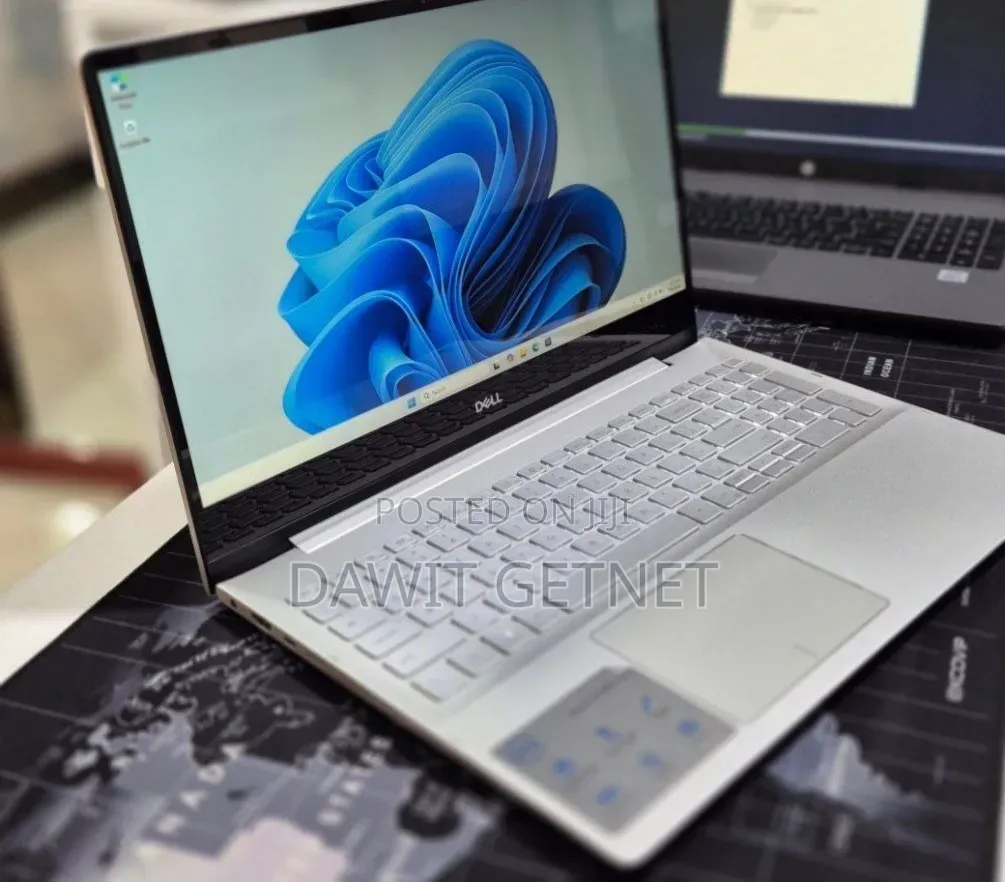 New Laptop Dell Inspiron 15 8GB Intel Core i5 SSD 256GB