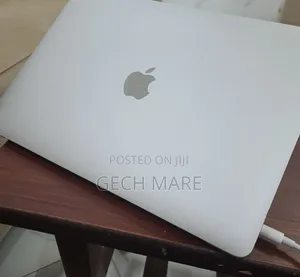 New Laptop Apple MacBook Pro 2021 M1 16GB Apple M1 Pro SSD 256GB