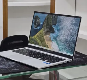 New Laptop Samsung Galaxy Book4 16GB Intel Core 7 SSD 512GB