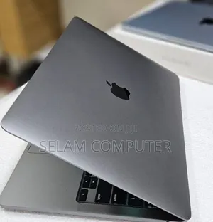 New Laptop Apple MacBook Pro 2022 M2 8GB Apple M2 SSD 256GB