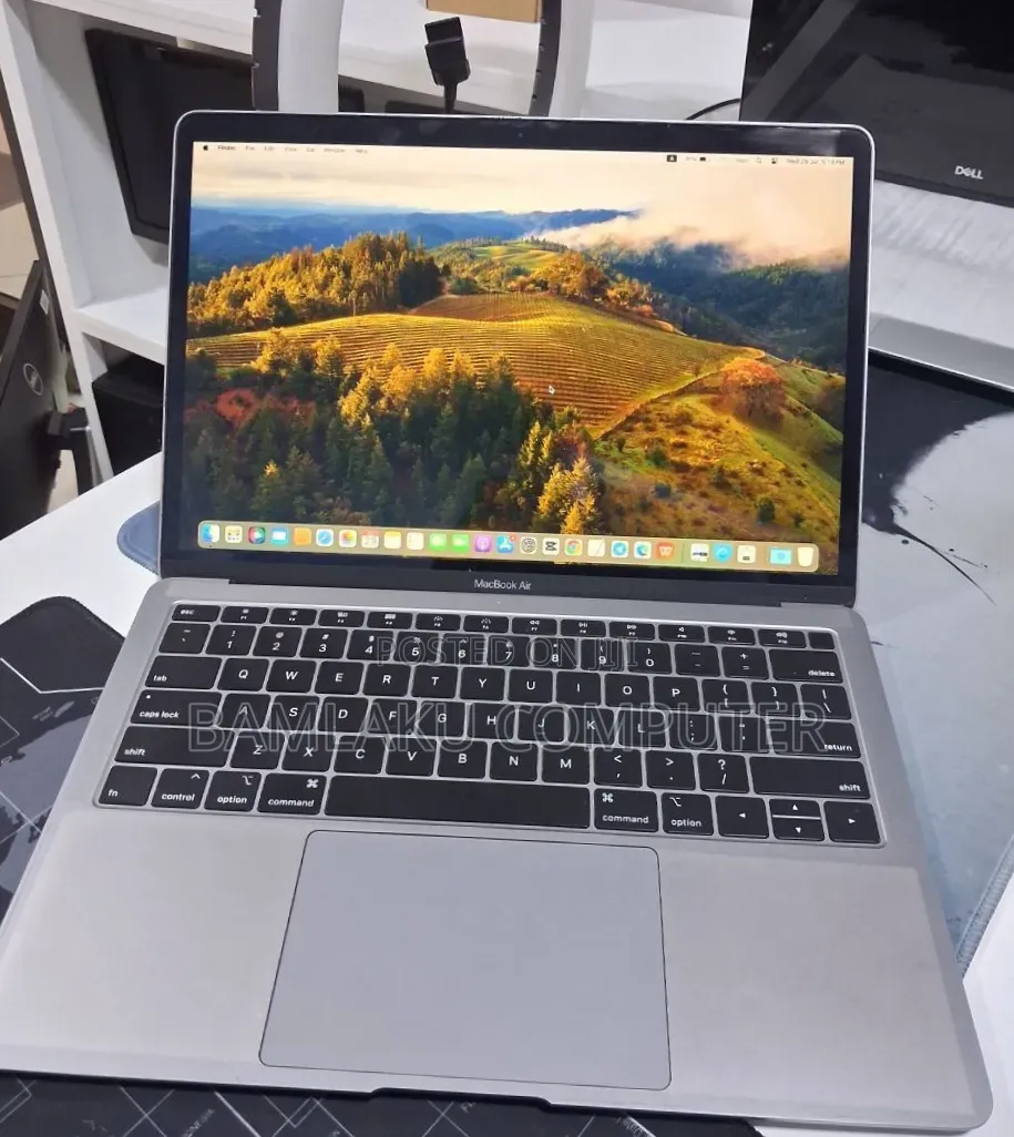 New Laptop Apple MacBook Air 2019 8GB Intel Core i5 SSD 128GB