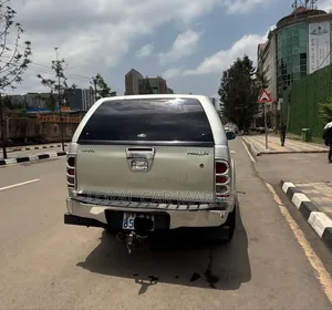 Toyota Hilux 2010 Gray