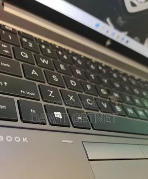 New Laptop HP ZBook Firefly 14 G10 16GB Intel Core i7 SSD 1T