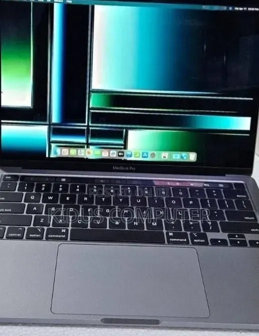 New Laptop Apple MacBook Pro 2022 M2 8GB Apple M2 SSD 256GB