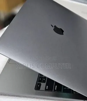 New Laptop Apple MacBook Pro 2022 M2 8GB Apple M2 SSD 256GB