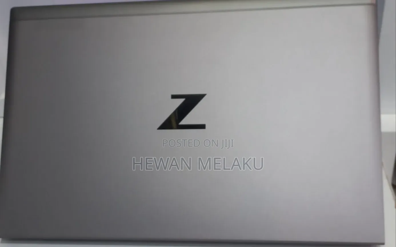 New Laptop HP ZBook Firefly G8 16GB Intel Core i7 SSD 512GB