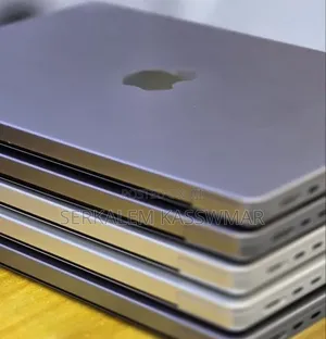 New Laptop Apple MacBook Pro 32GB Apple M1 Pro SSHD (Hybrid) 512GB