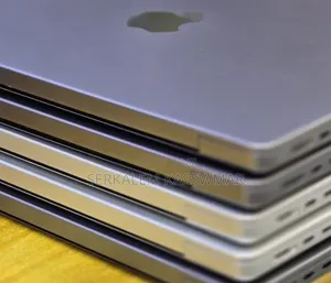 New Laptop Apple MacBook Pro 32GB Apple M1 Pro SSHD (Hybrid) 512GB