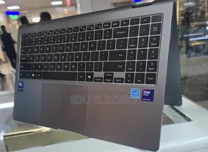 New Laptop Samsung NP-X360 16GB Intel Core Ultra 7 SSD 512GB