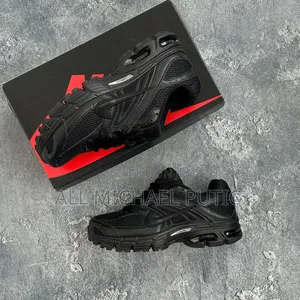 Nike Air Max Moto Shoes