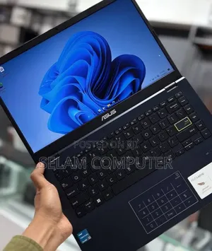 New Laptop Asus VivoBook 15 X505BA 4GB Intel SSD 256GB