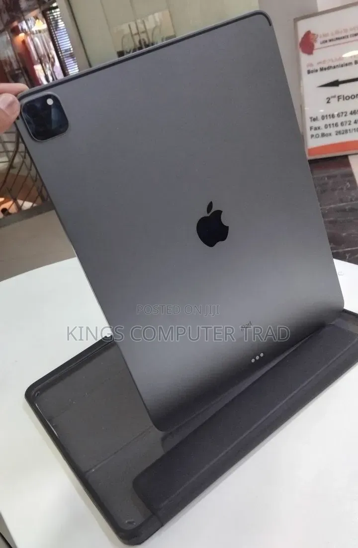 New Apple iPad Pro 1 TB Gray