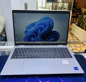 New Laptop Dell Precision 3581 16GB Intel Core i7 SSD 1T