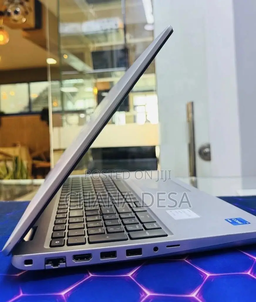 New Laptop Dell Precision 3581 16GB Intel Core i7 SSD 1T