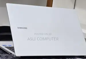 New Laptop Samsung Galaxy Book4 16GB Intel Core Ultra 7 SSD 512GB