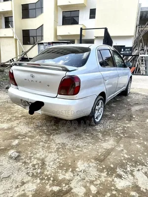 Toyota Platz 2001 Silver