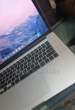 New Laptop Apple MacBook Pro 2015 16GB Intel Core i5 SSD 512GB