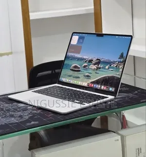 New Laptop Apple MacBook Air 2022 M2 8GB Apple M2 SSD 256GB