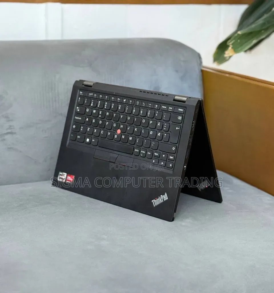 Laptop Lenovo ThinkPad Yoga 8GB AMD Ryzen 3 SSD 128GB