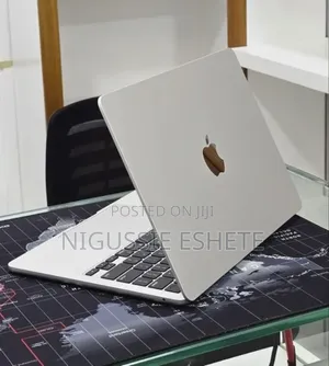 New Laptop Apple MacBook Air 2022 M2 8GB Apple M2 SSD 256GB