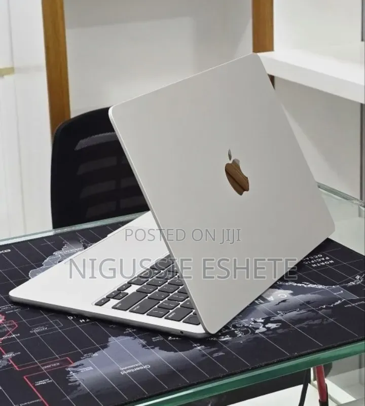 New Laptop Apple MacBook Air 2022 M2 8GB Apple M2 SSD 256GB
