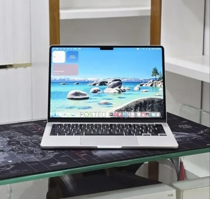 New Laptop Apple MacBook Air 2022 M2 8GB Apple M2 SSD 256GB