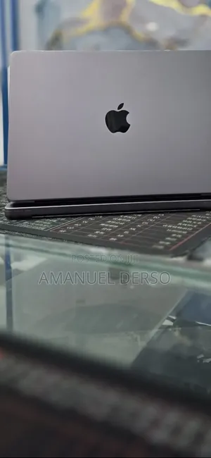 New Laptop Apple MacBook Pro 2021 M1 32GB Apple M1 Pro SSD 512GB