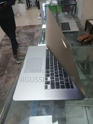 New Laptop Apple MacBook 2015 16GB Intel Core i5 SSD 512GB