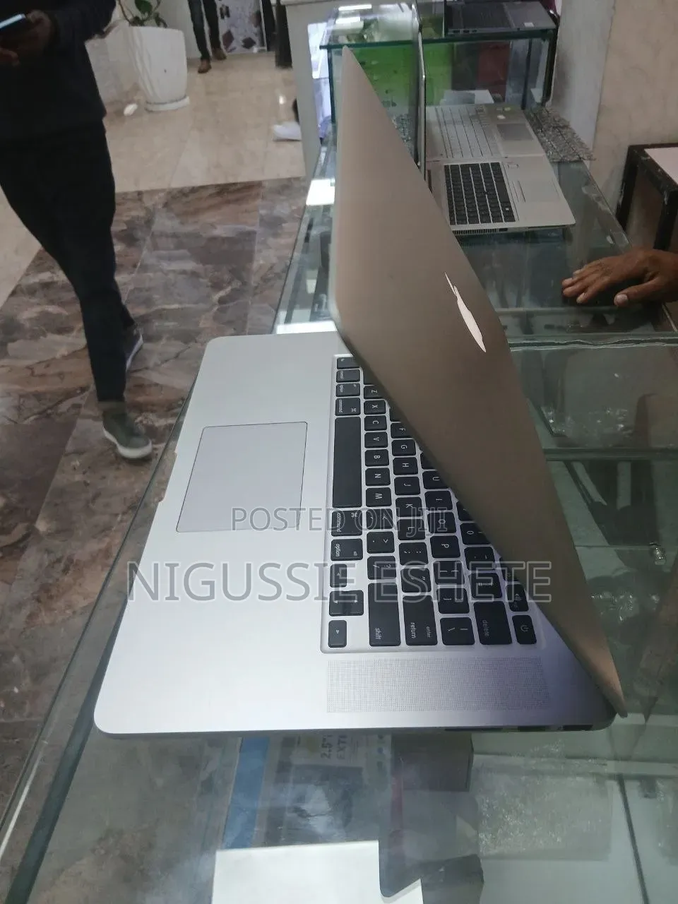 New Laptop Apple MacBook 2015 16GB Intel Core i5 SSD 512GB