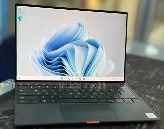 New Laptop Dell XPS 13 8GB Intel Core i5 SSD 512GB