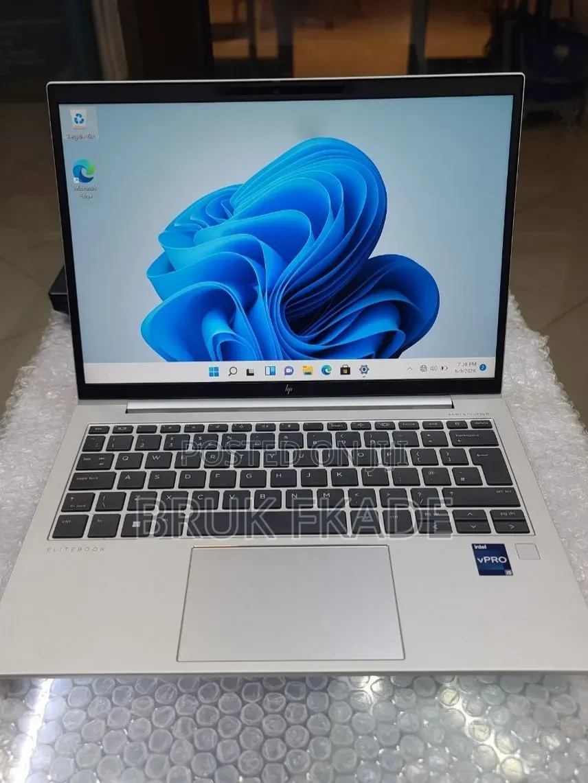New Laptop HP EliteBook 830 G9 16GB Intel Core i5 SSD 512GB
