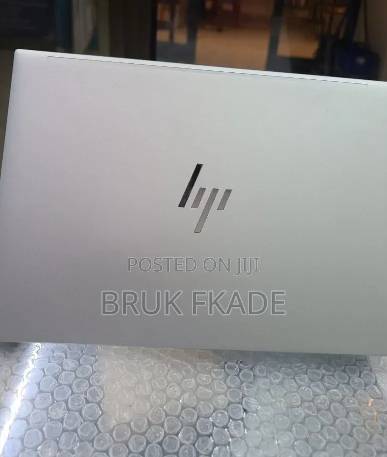 New Laptop HP EliteBook 830 G9 16GB Intel Core i5 SSD 512GB