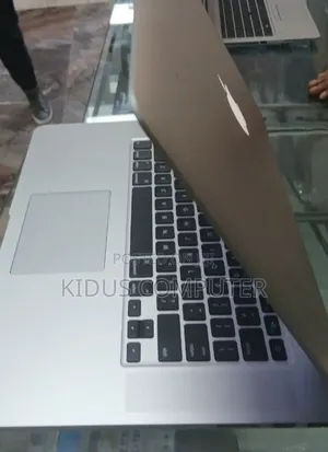 New Laptop Apple MacBook 2015 16GB Intel Core i5 SSD 512GB