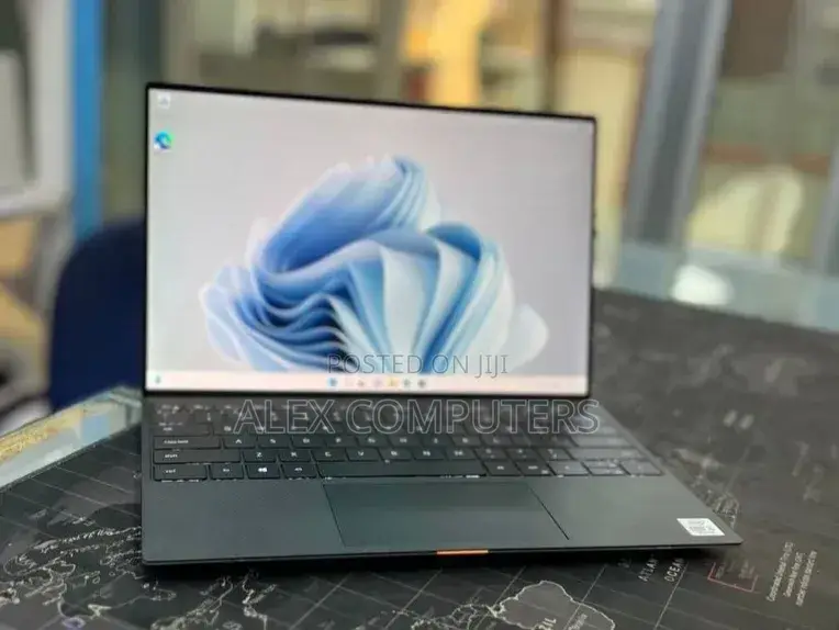 New Laptop Dell XPS 13 8GB Intel Core i5 SSD 512GB