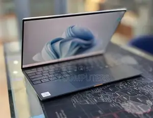 New Laptop Dell XPS 13 8GB Intel Core i5 SSD 512GB