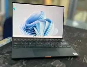 New Laptop Dell XPS 13 8GB Intel Core i5 SSD 512GB