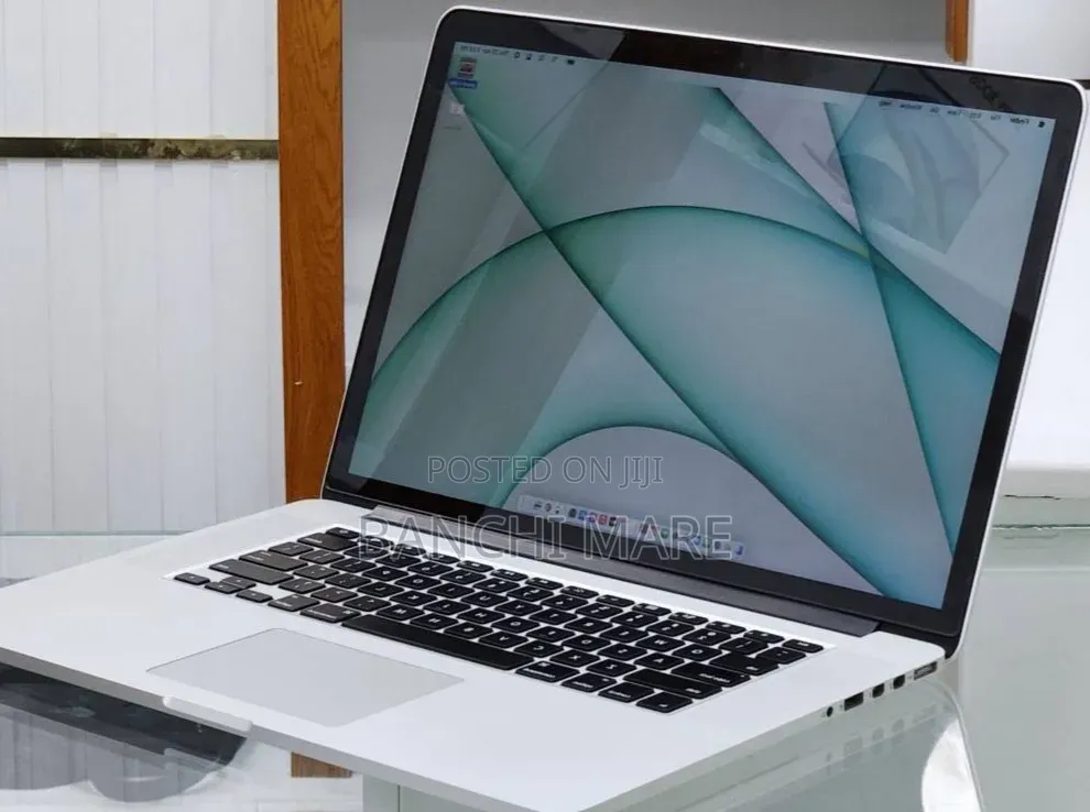New Laptop Apple MacBook Pro 2015 16GB Intel Core i7 SSD 512GB