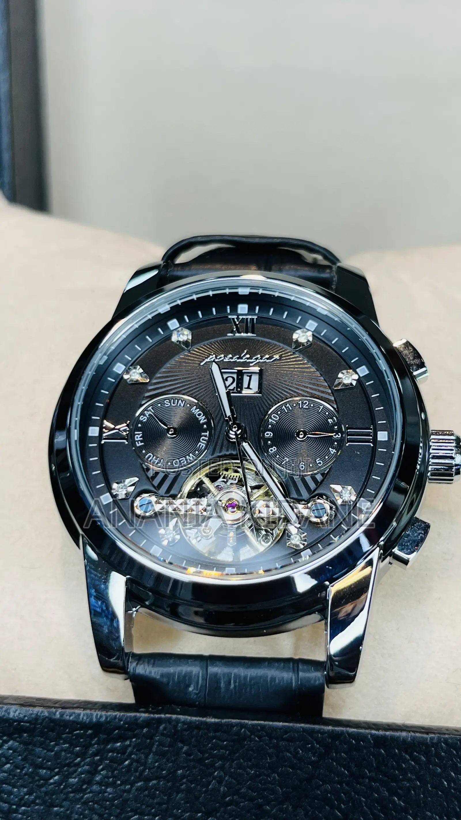 Poedagar Men’s Leather Watch