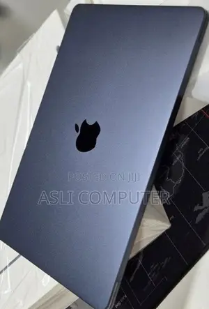 New Laptop Apple MacBook Air 2022 M2 8GB Apple M2 SSD 256GB