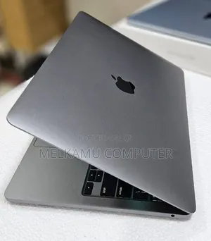 New Laptop Apple MacBook Pro 2022 M2 8GB Apple M2 SSD 256GB