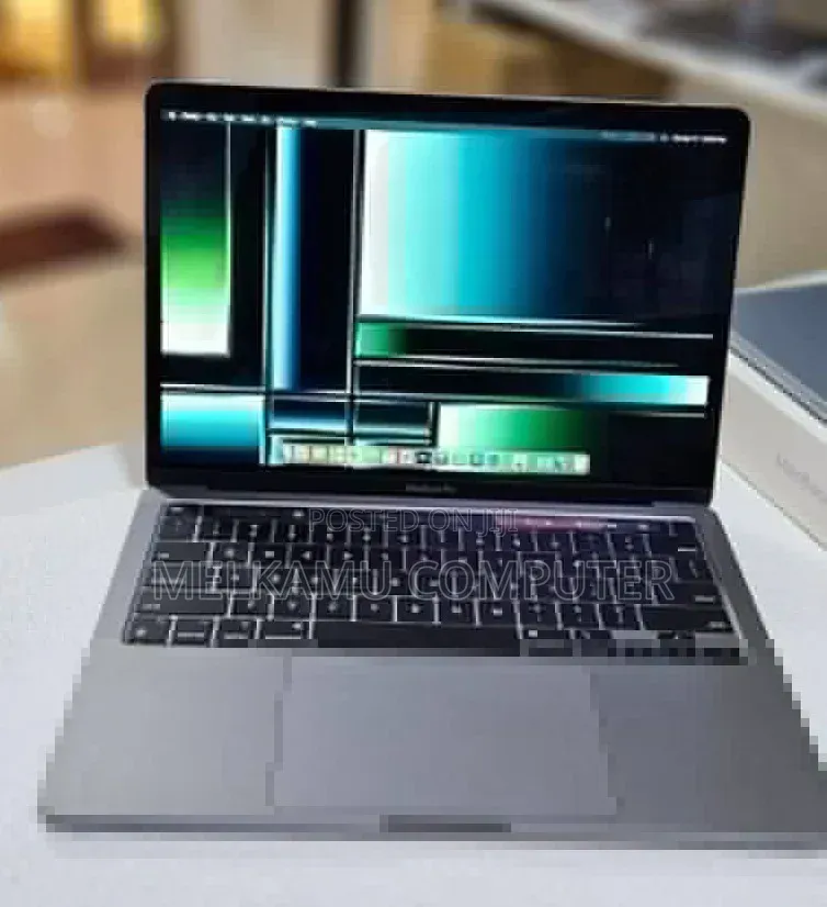 New Laptop Apple MacBook Pro 2022 M2 8GB Apple M2 SSD 256GB