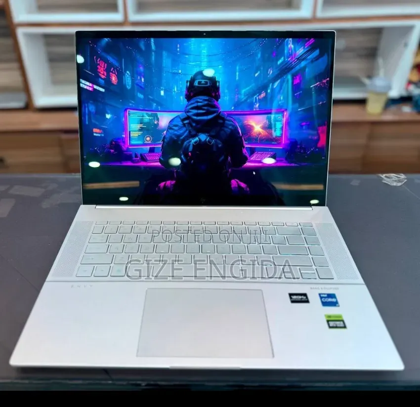 New Laptop HP Envy x360 16GB Intel Core i7 SSD 512GB