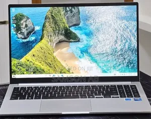 New Laptop Samsung Galaxy Book4 16GB Intel Core i7 SSD 512GB