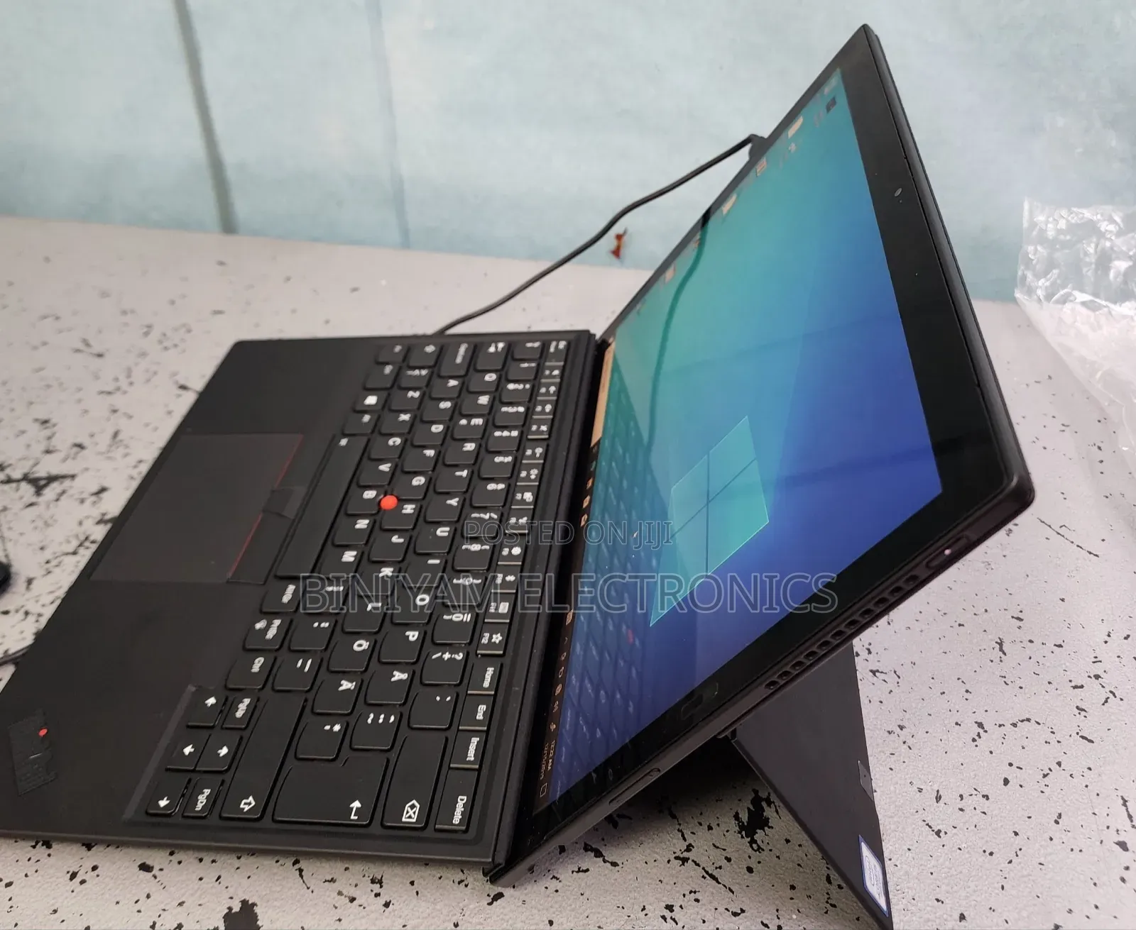 New Laptop Lenovo ThinkPad X1 8GB Intel Core i5 SSD 256GB
