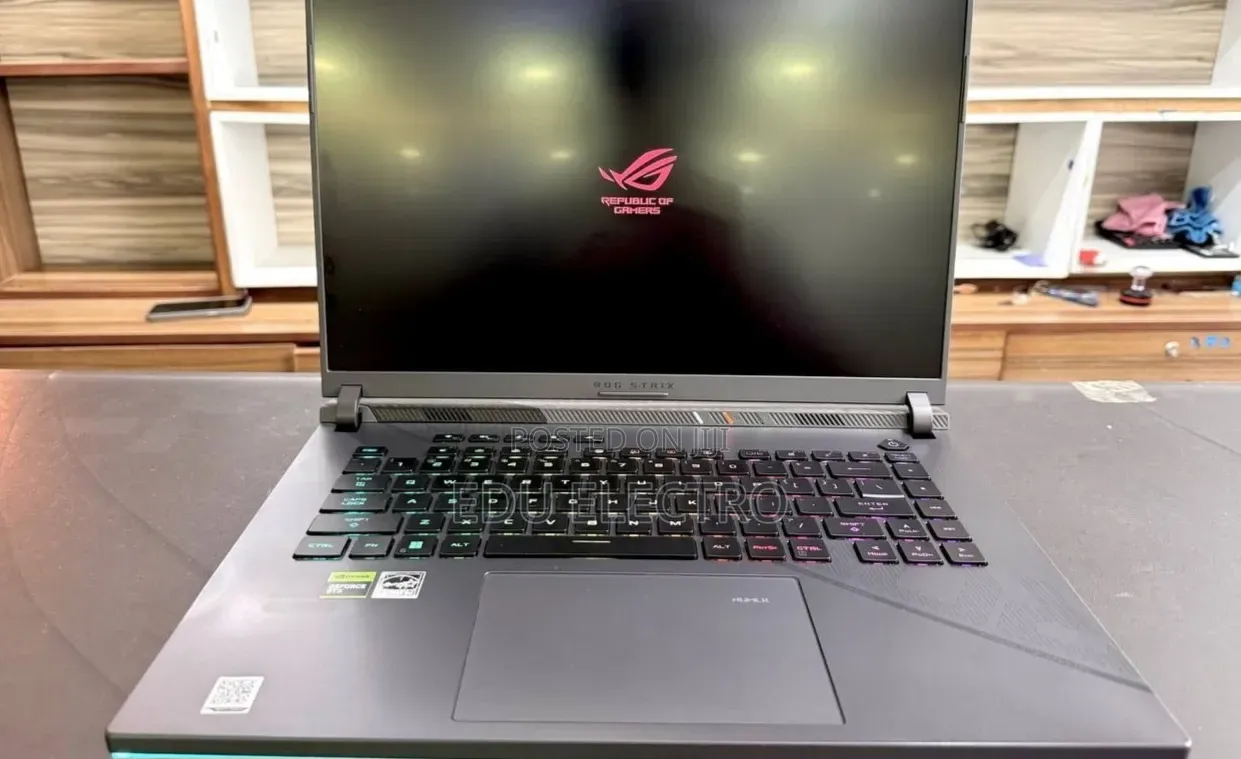 New Laptop Asus ROG Strix G16 16GB Intel Core i9 SSD 1T