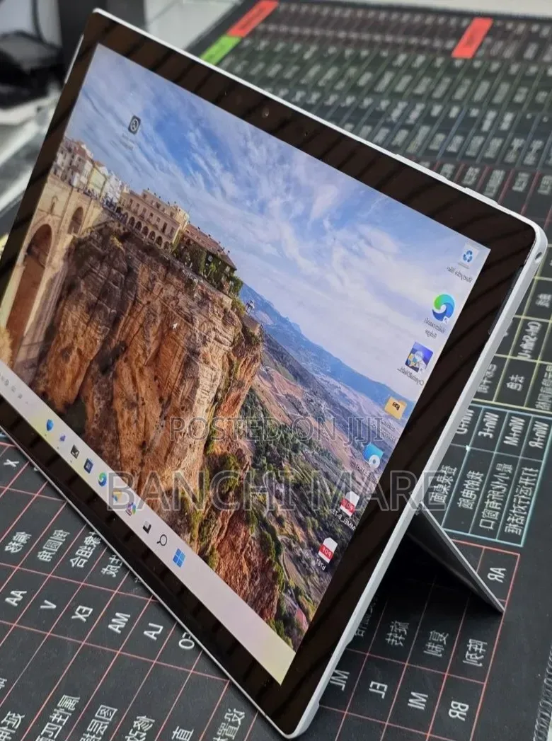New Laptop Microsoft Surface Pro 7 16GB Intel Core i7 SSD 512GB