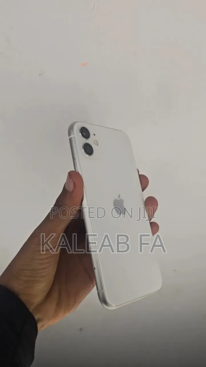 New Apple iPhone 11 128 GB White