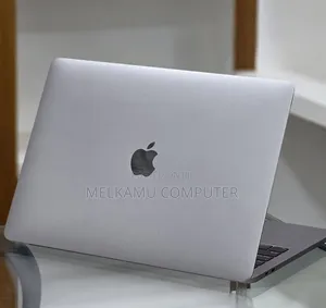 New Laptop Apple MacBook Pro 2019 16GB Intel Core i7 SSD 256GB
