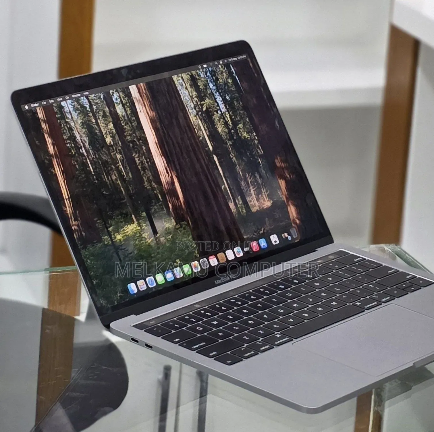 New Laptop Apple MacBook Pro 2019 16GB Intel Core i7 SSD 256GB