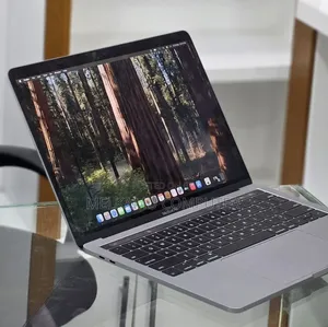 New Laptop Apple MacBook Pro 2019 16GB Intel Core i7 SSD 256GB